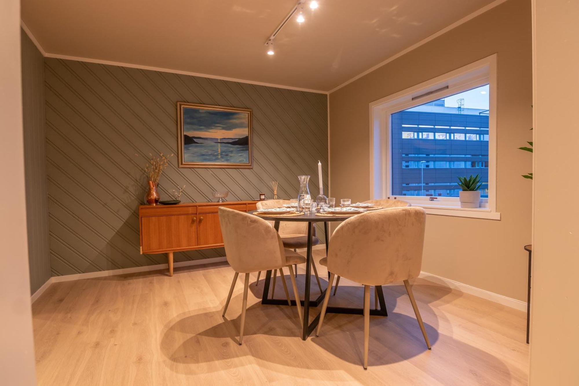 Cozy And Spacious Apartment In City Centre Tromsø Kültér fotó