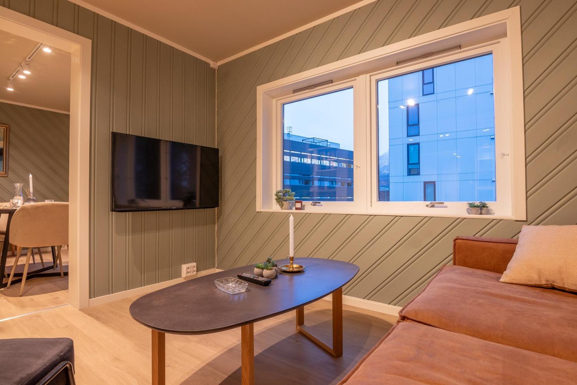 Cozy And Spacious Apartment In City Centre Tromsø Kültér fotó